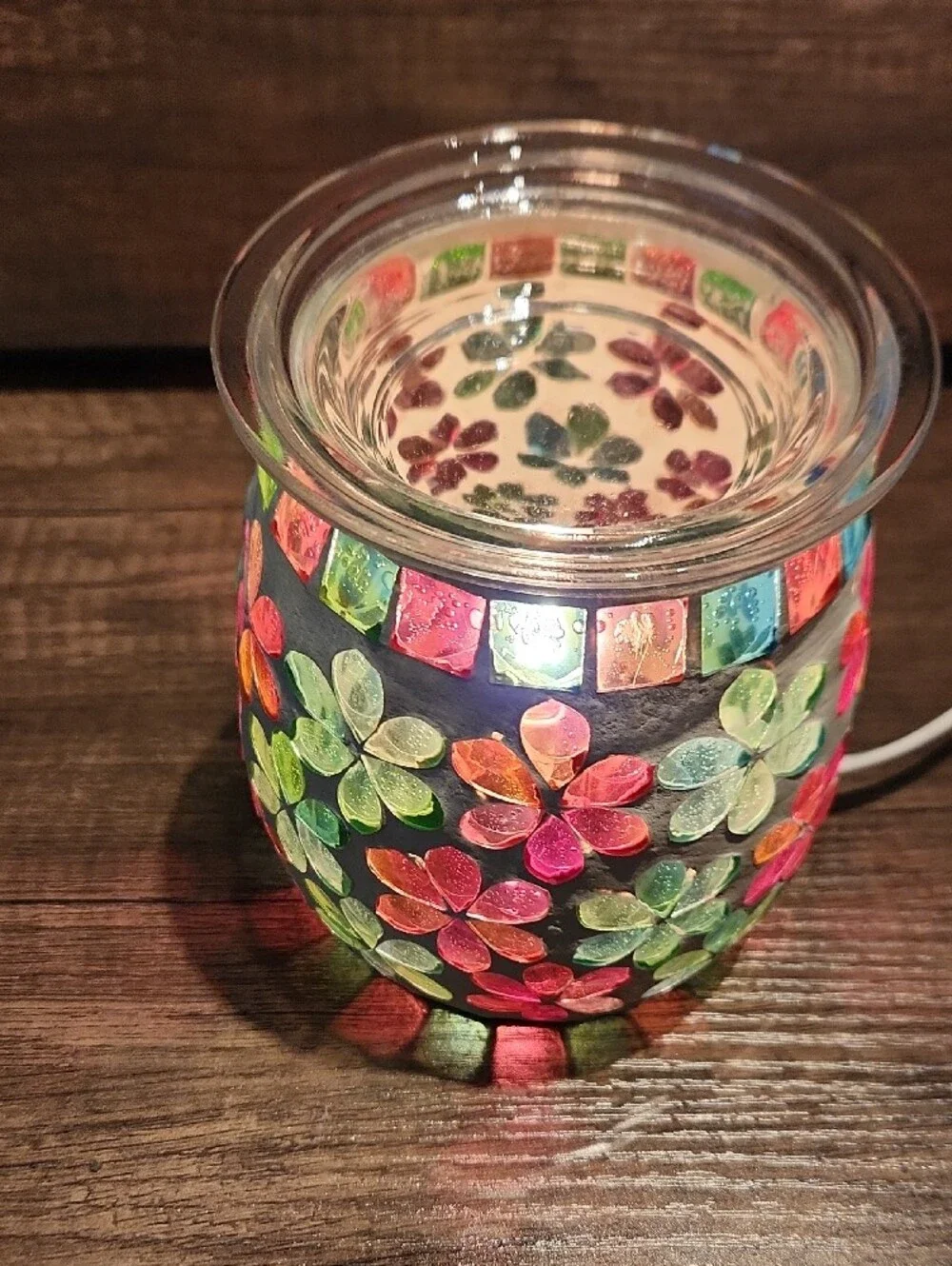 EUC Intertek Handcrafted Multicolor Floral Mosaic Glass Lighted Lamp